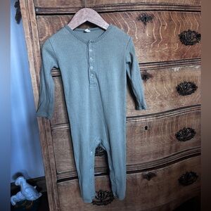 Quincy Mae Green Ribbed Kids Bodysuit